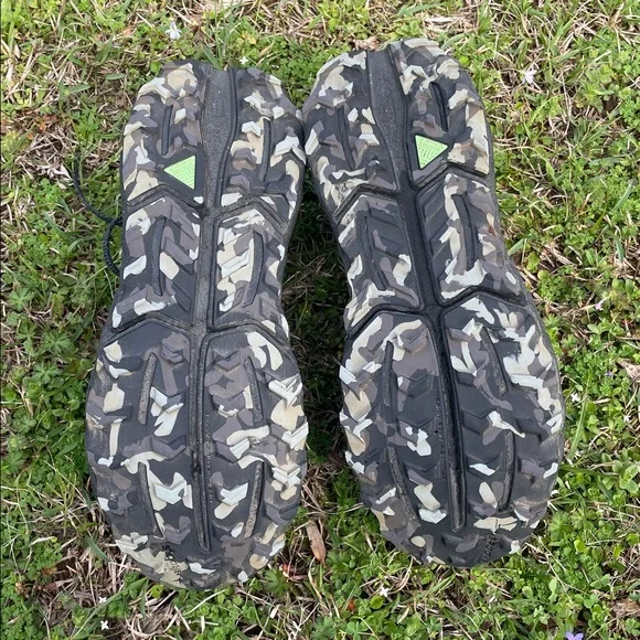 Brooks Cascadia Trail Shoes - Picture 7 of 9